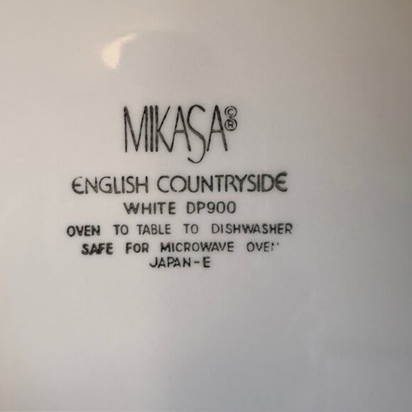 Mikasa English Countryside 6 White Dinner Plate Raised Flowers Grapes Basket VTG - Picture 4 of 8